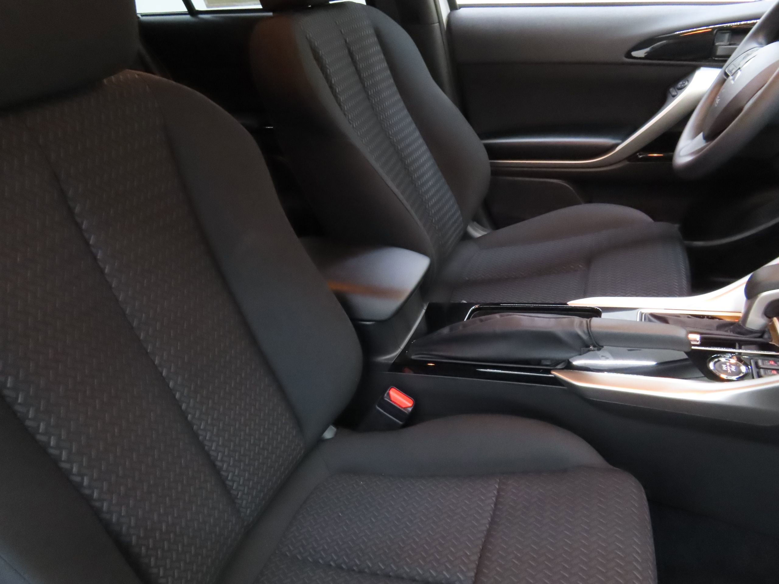 New 2025 Mitsubishi Eclipse Cross LE image 24