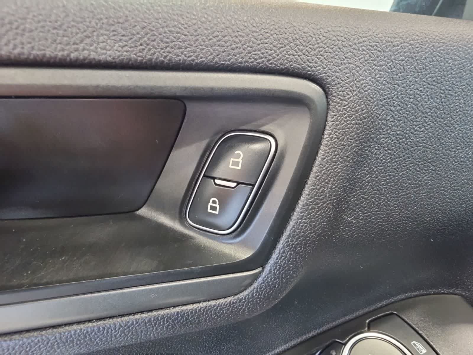 Used 2023 Ford Escape Active w/ Tech Pack #1 AWD/4WD image 17