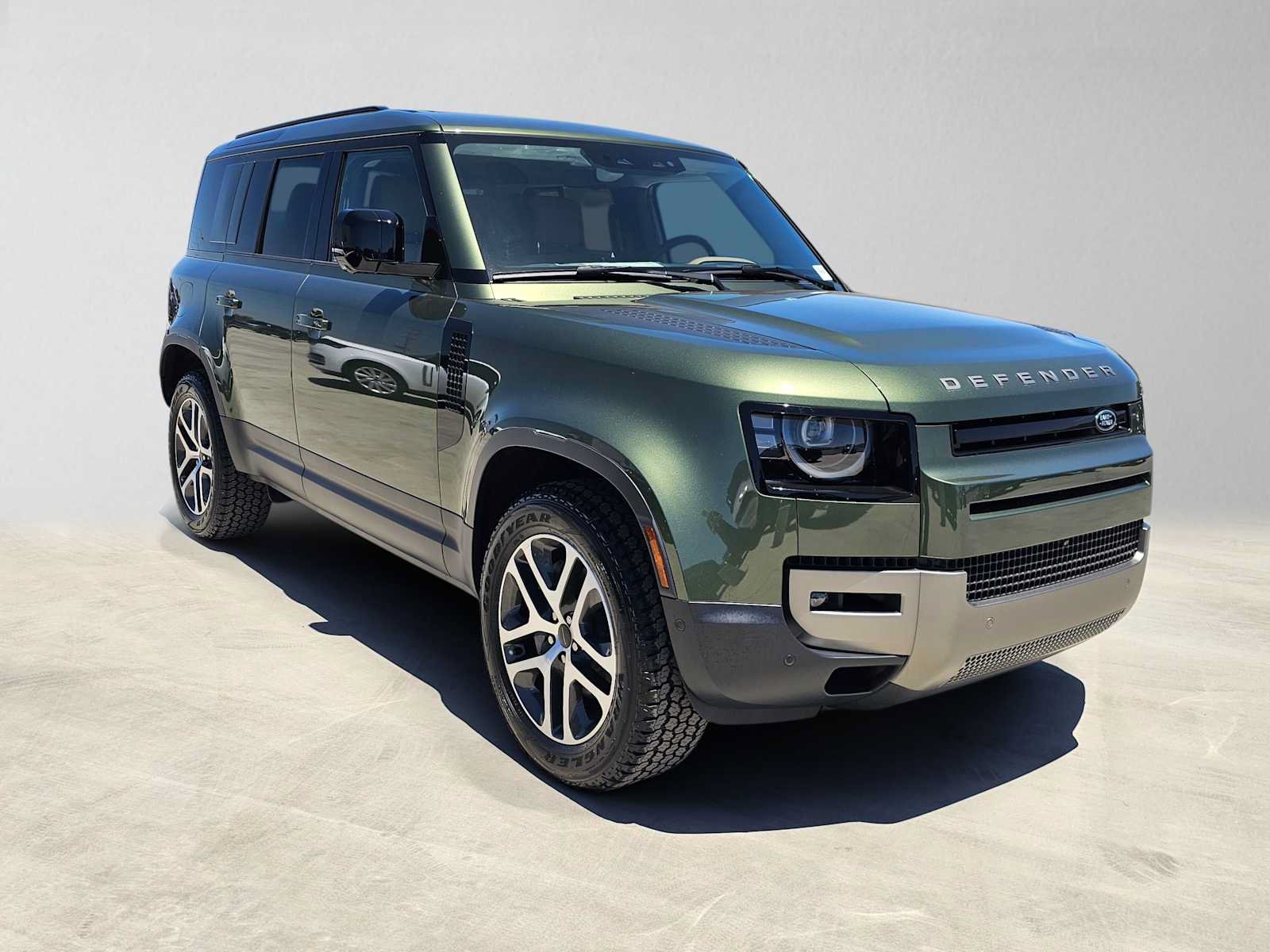 New 2026 Land Rover Defender 110 S AWD/4WD image 7