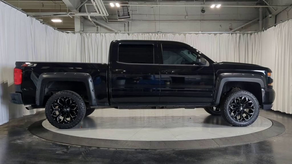 Used 2018 Chevrolet Silverado 1500 LT w/ True North Edition AWD/4WD image 11