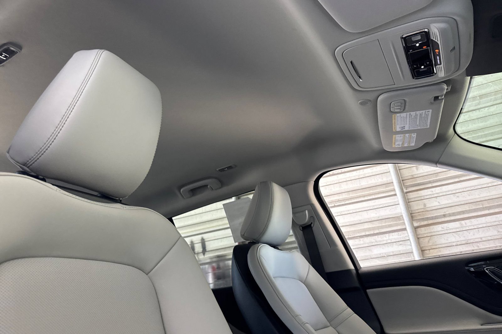 New 2026 Lincoln Aviator AWD image 13