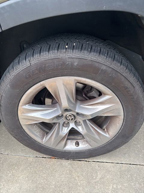 Used 2019 Toyota Highlander Limited FWD image 24