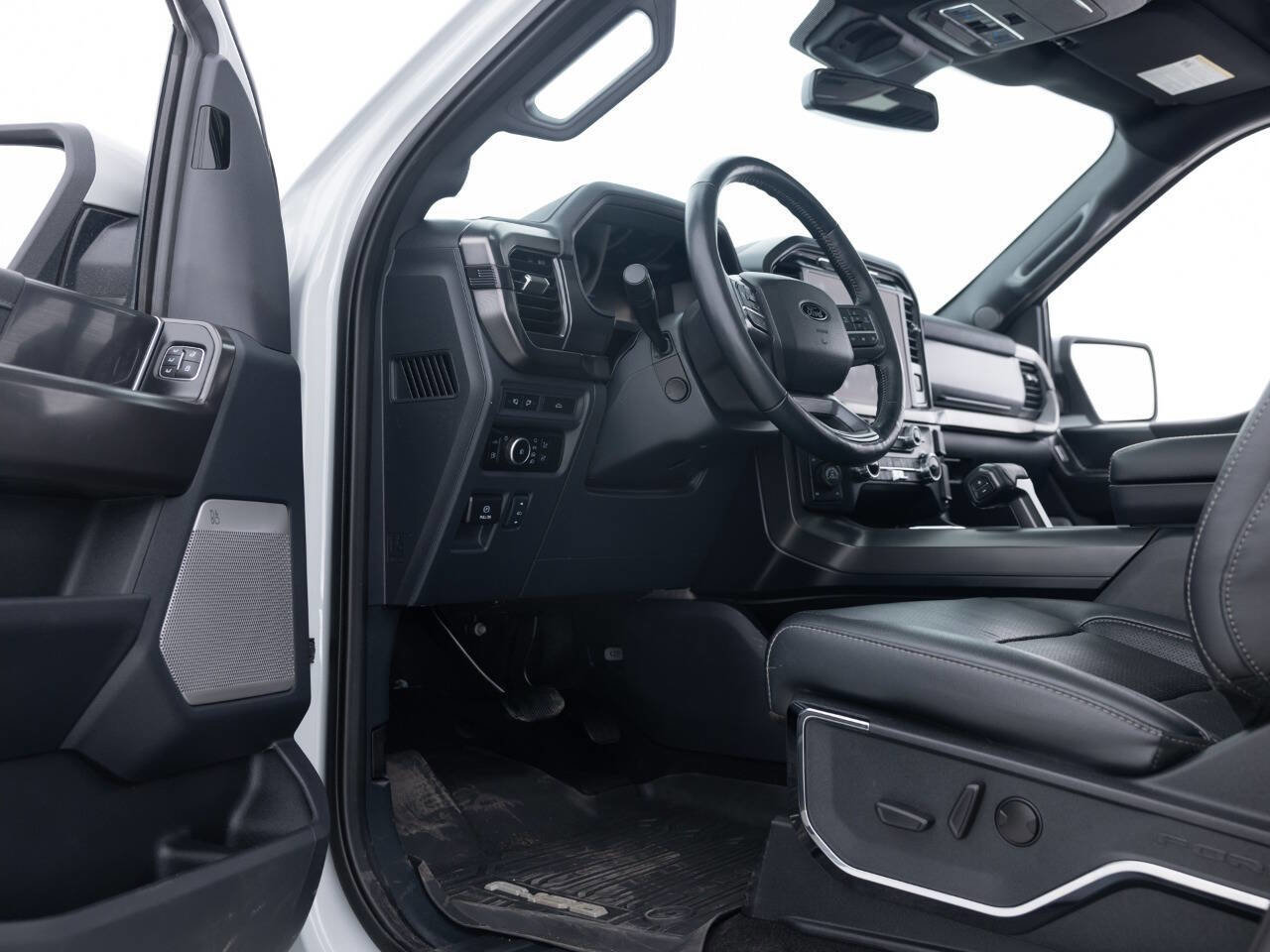 Used 2024 Ford F150 Lariat w/ Bed Utility Package AWD/4WD image 31