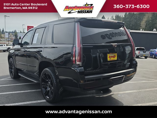 Used 2017 Cadillac Escalade Luxury AWD/4WD image 3