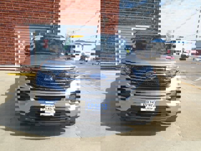 Used 2020 Ford Explorer XLT w/ Comfort Package image 12