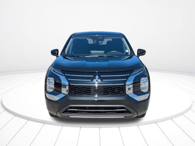 New 2025 Mitsubishi Outlander ES image 9