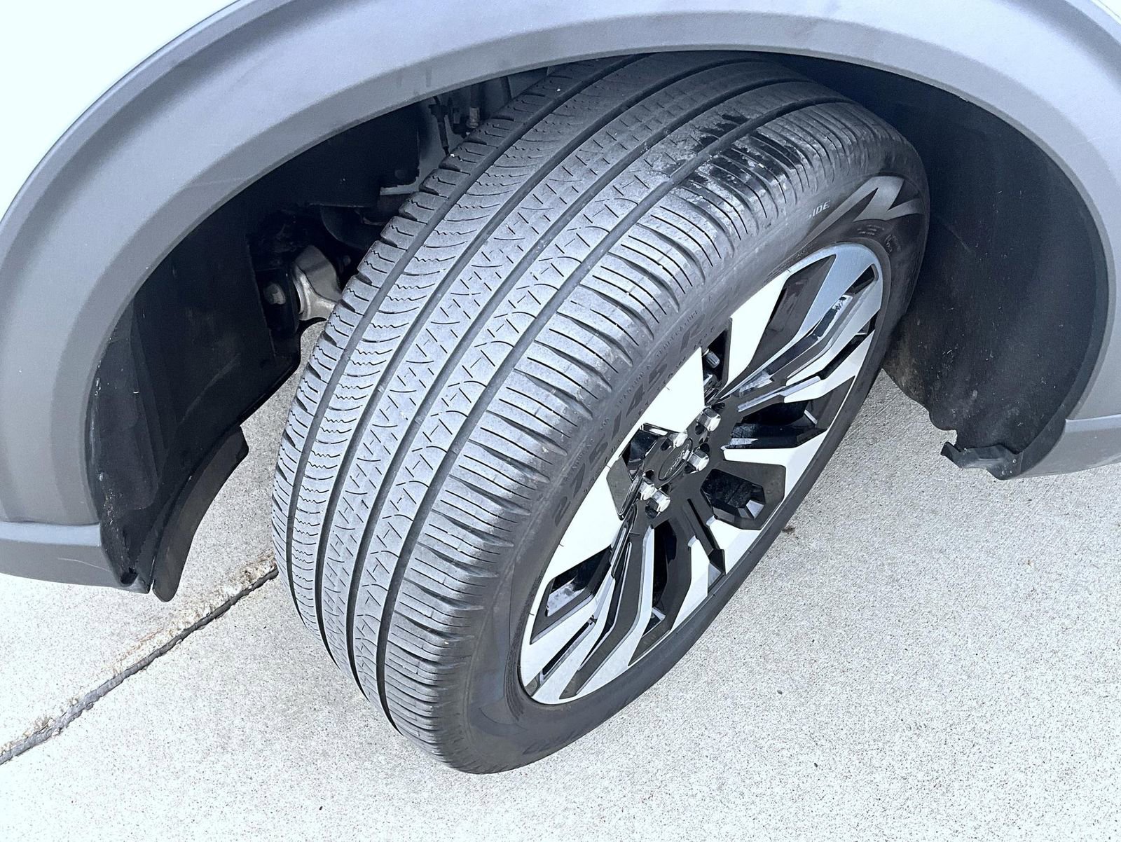 Used 2025 Ford Explorer Platinum w/ LUX Leather Package image 29