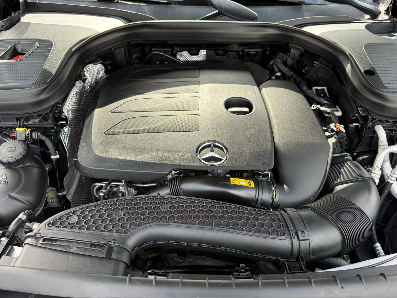 Used 2021 Mercedes-Benz GLC 300 w/ Premium Package image 40