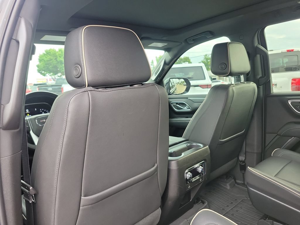 Used 2023 GMC Yukon SLT w/ SLT Premium Package AWD/4WD image 12