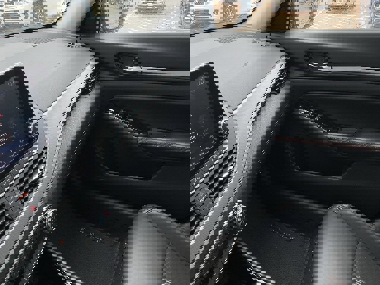 Used 2025 Nissan Altima 2.5 SR image 34