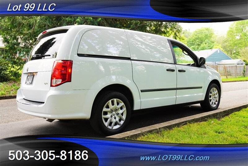 Used 2014 RAM C/V Tradesman w/ UConnect Hands-Free Group FWD image 9