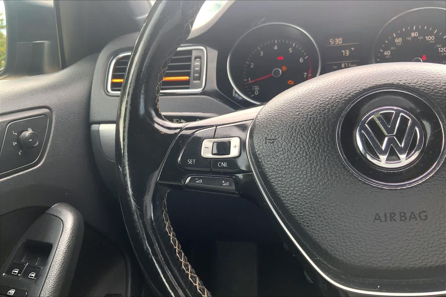 Used 2016 Volkswagen Jetta Sport FWD image 23