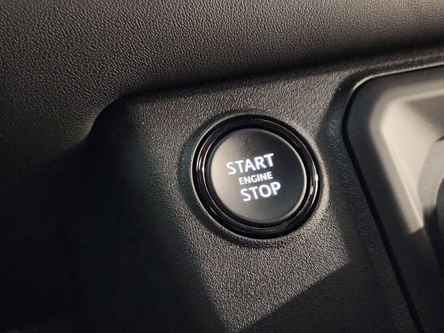 Used 2025 Land Rover Defender 110 image 20