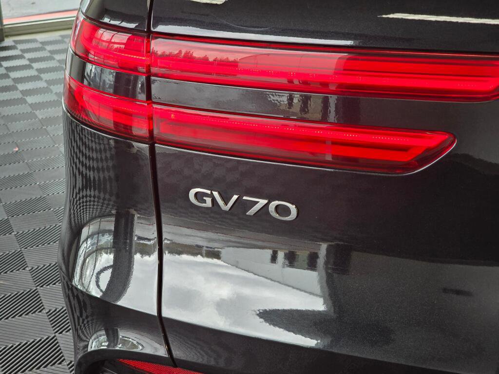 Used 2025 Genesis GV70 2.5T image 14