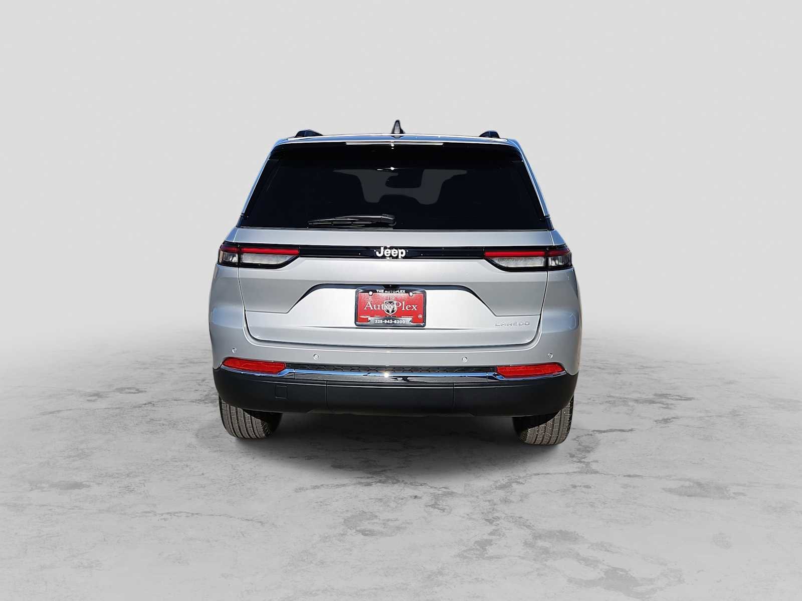 Used 2025 Jeep Grand Cherokee Laredo X image 7