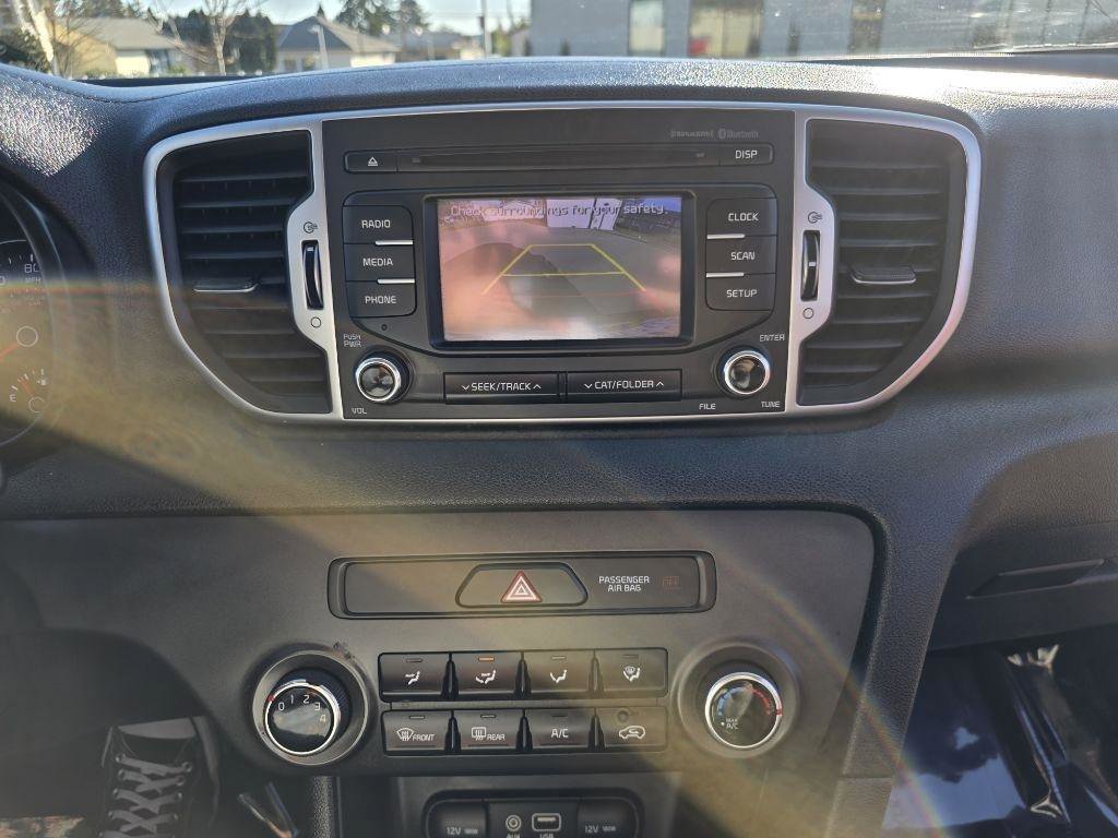 Used 2018 Kia Sportage LX AWD/4WD image 13