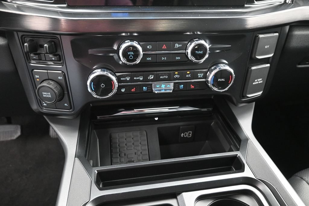 New 2026 Ford F250 Lariat w/ Black Appearance Package AWD/4WD image 9