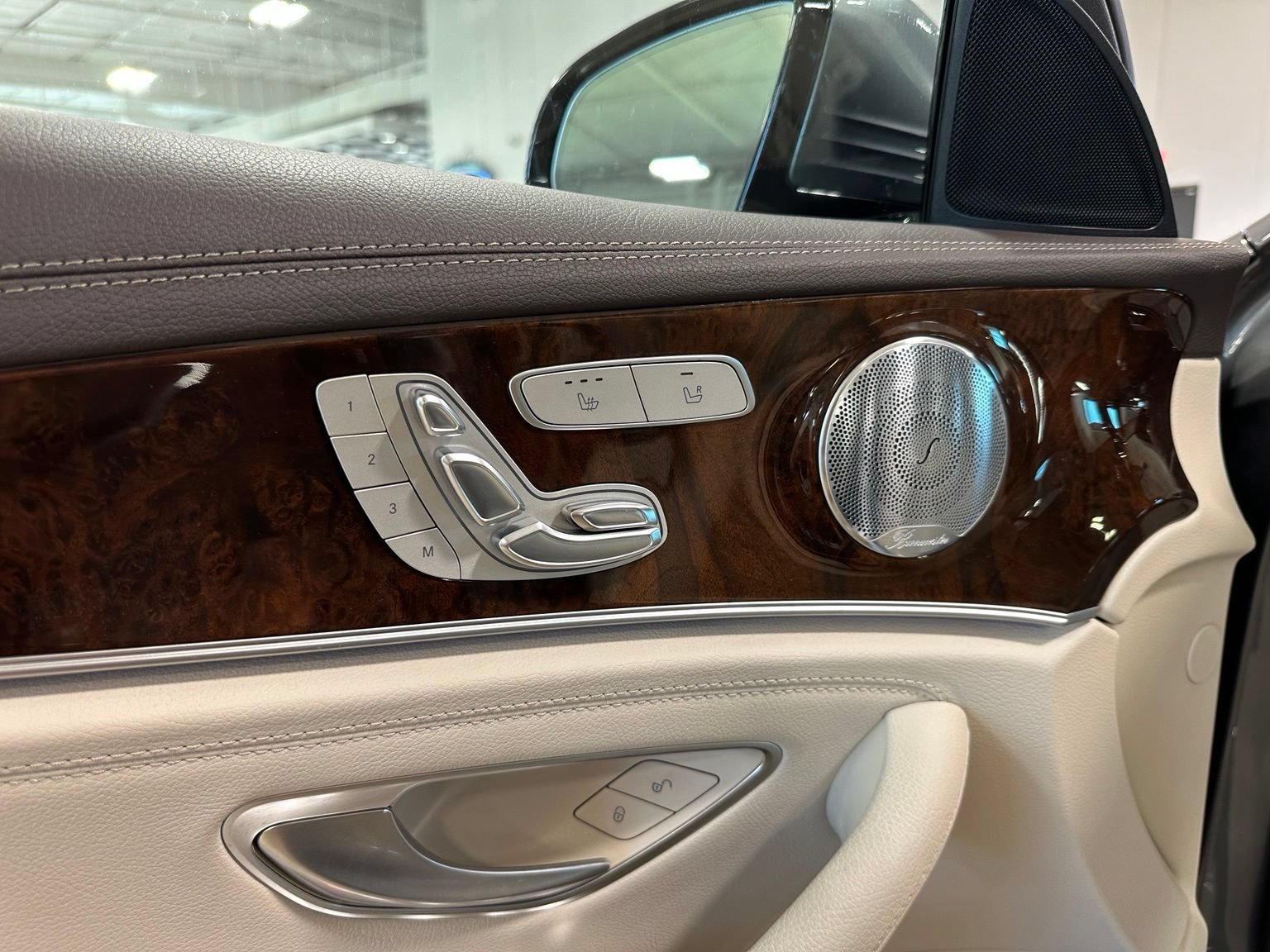 Used 2017 Mercedes-Benz E 300 image 12
