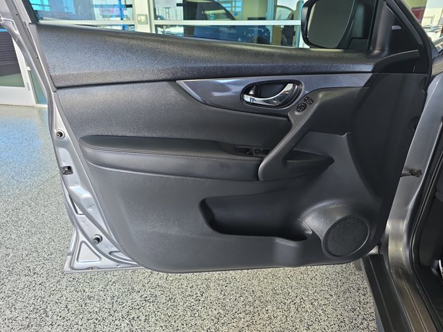 Used 2020 Nissan Rogue S w/ Special Edition Package image 5