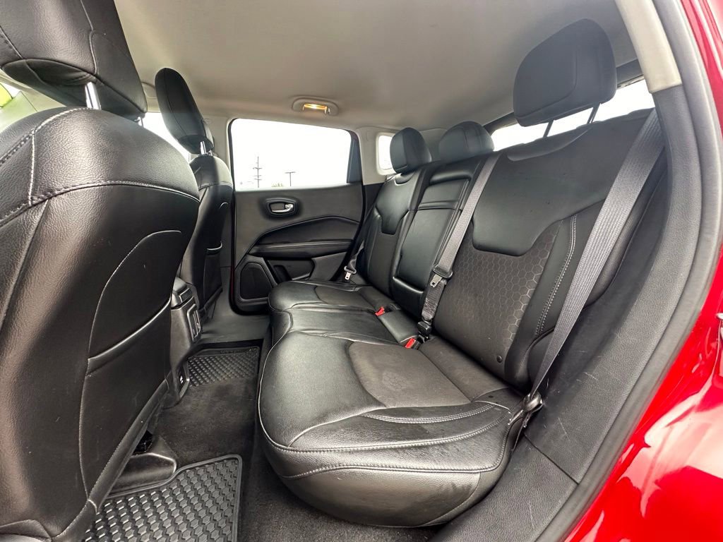 Used 2018 Jeep Compass Latitude AWD/4WD image 10