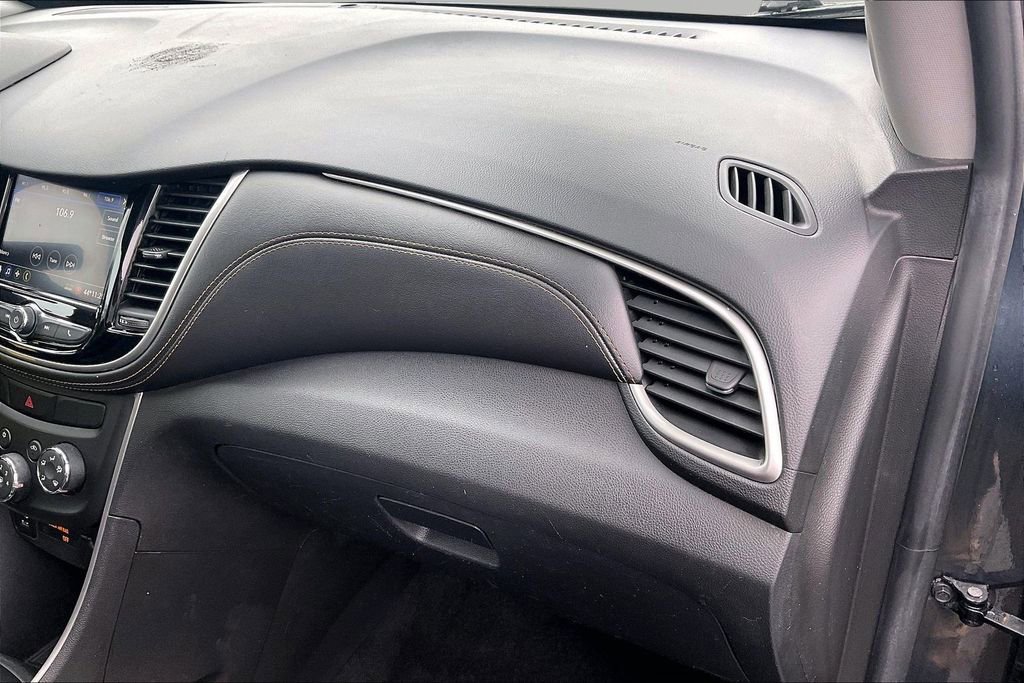 Used 2021 Chevrolet Trax LT image 28