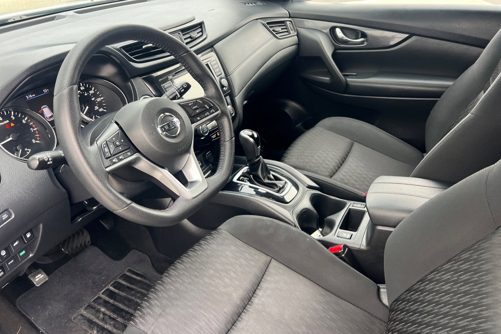 Used 2019 Nissan Rogue SV image 7