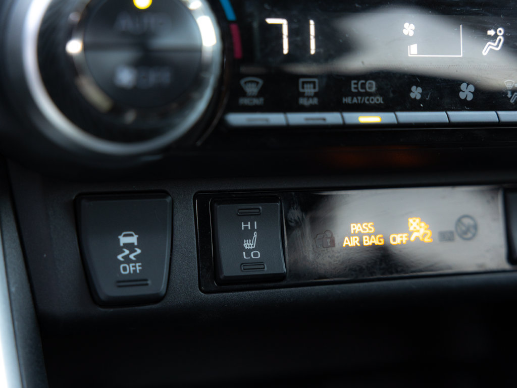 Used 2024 Toyota RAV4 XLE w/ Convenience Package AWD/4WD image 23
