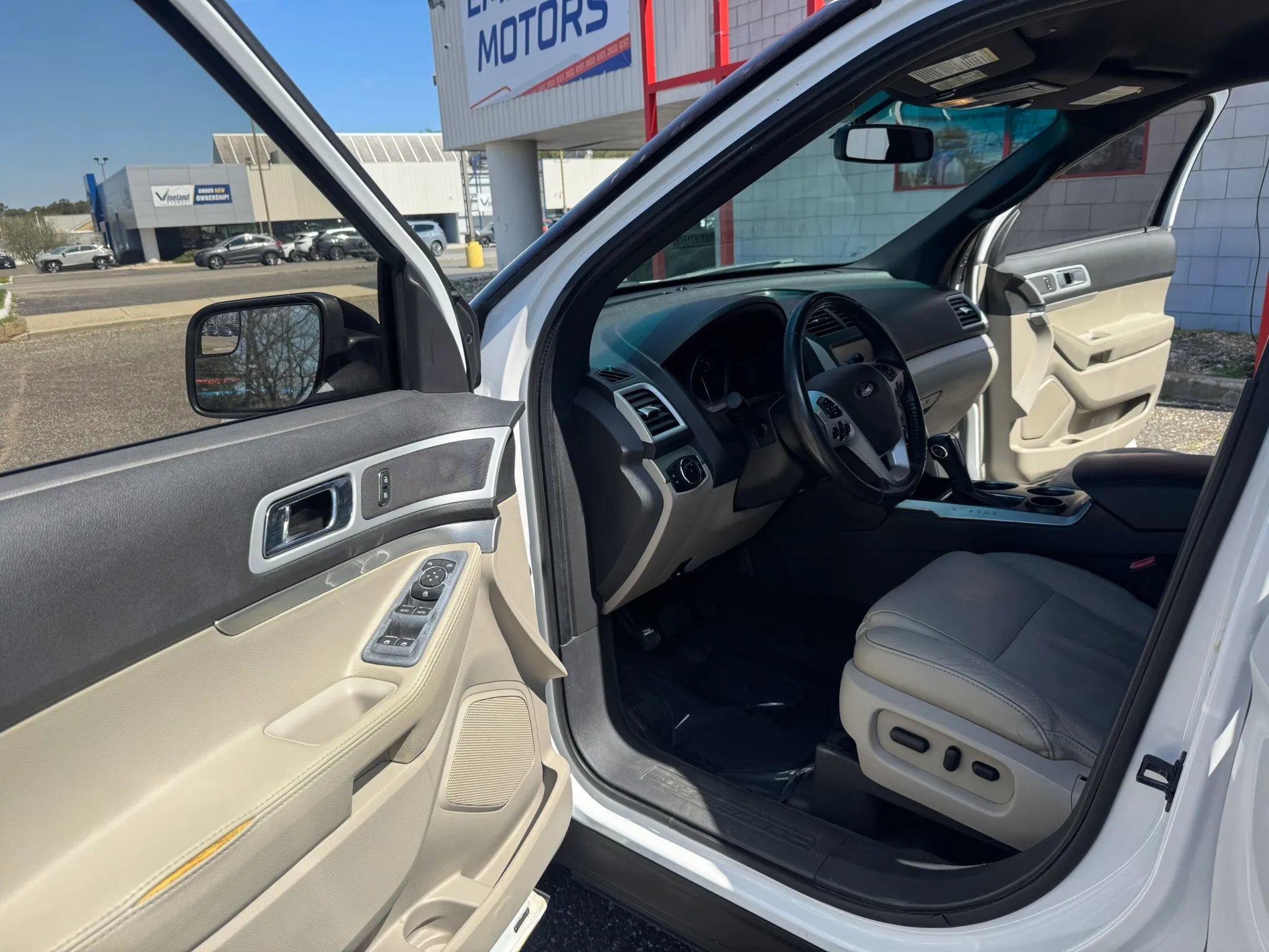 Used 2011 Ford Explorer XLT w/ 202A Rapid Spec Order Code FWD image 10