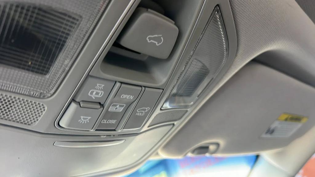 Used 2017 Hyundai Santa Fe Limited AWD/4WD image 25