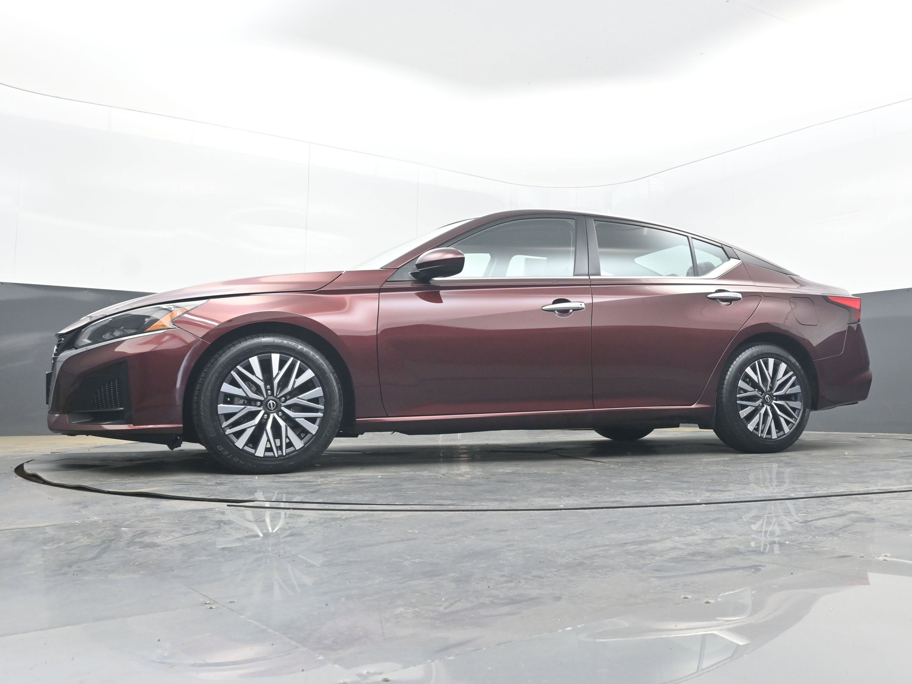Used 2023 Nissan Altima 2.5 SV image 25