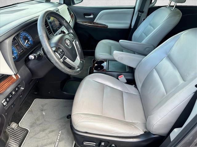 Used 2015 Toyota Sienna XLE image 17
