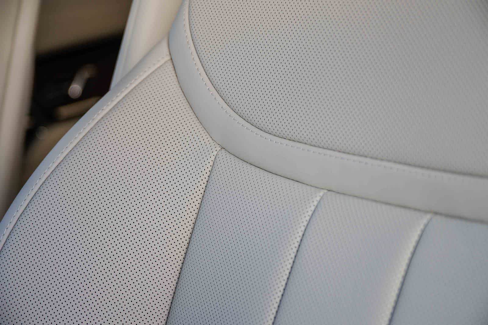 New 2026 Land Rover Range Rover SE image 28