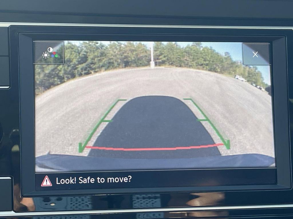 Used 2024 Volkswagen Jetta SE image 14