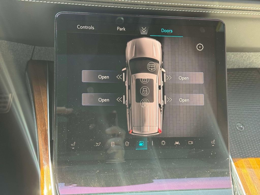 Used 2025 Cadillac Escalade Sport Platinum w/ LPO, Floor Liner Package AWD/4WD image 30