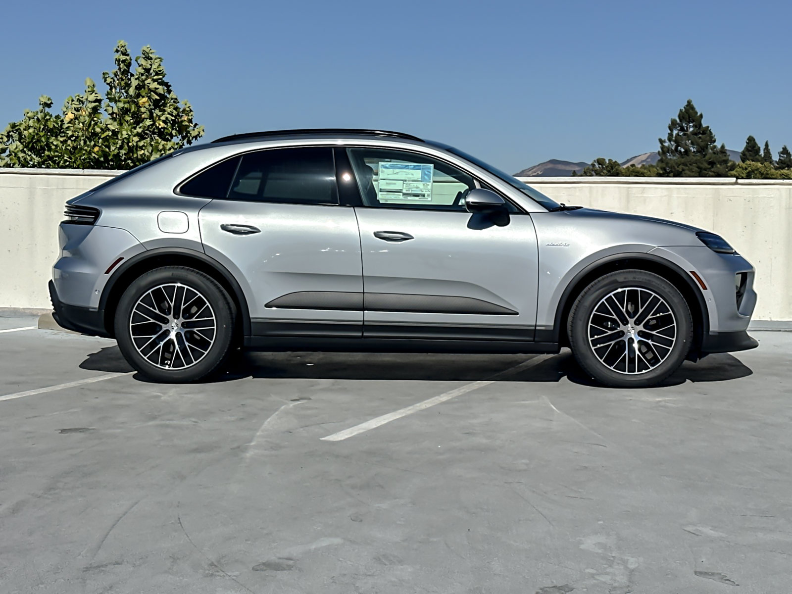 New 2026 Porsche Macan 4 Electric AWD/4WD image 10