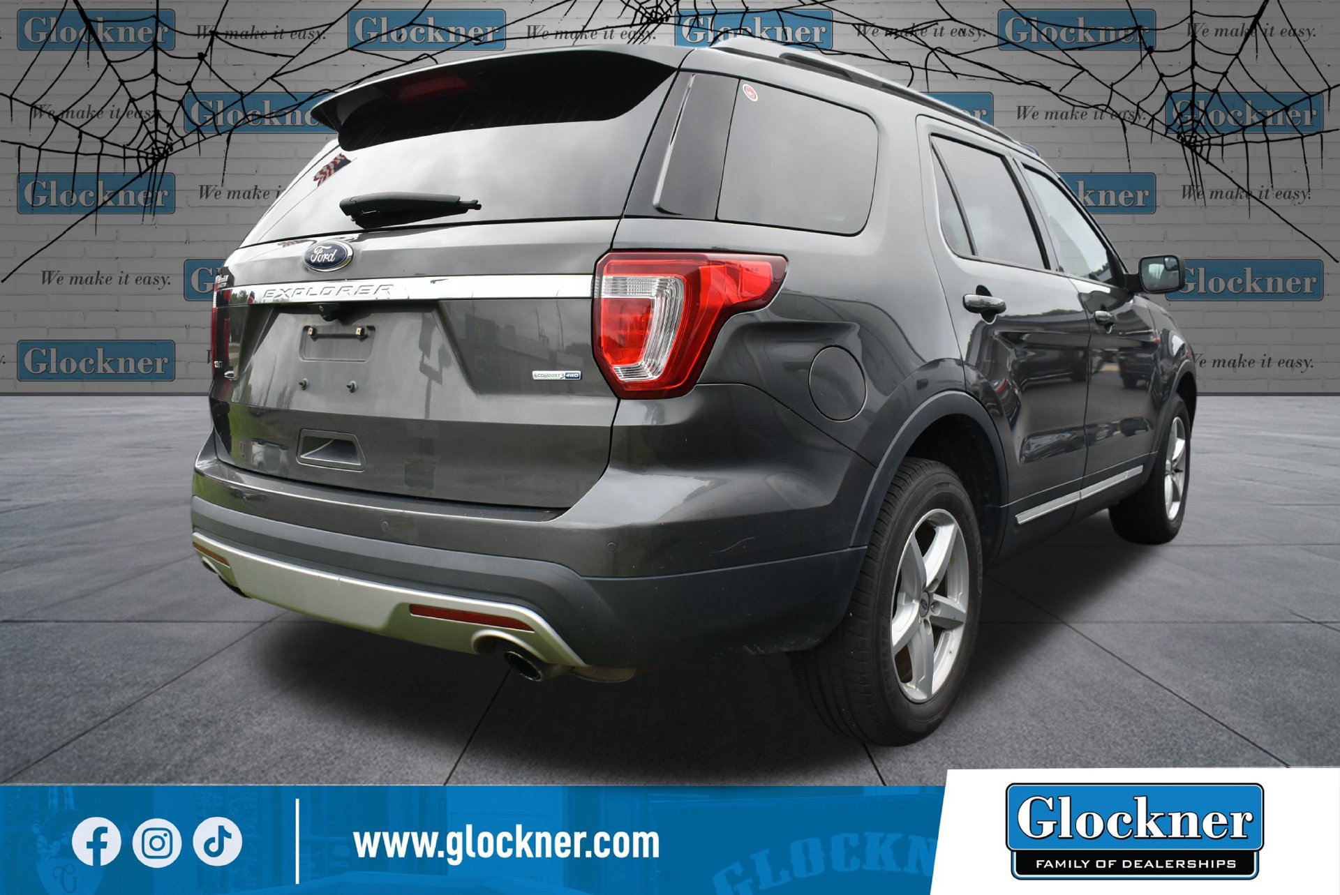 Used 2017 Ford Explorer XLT w/ Equipment Group 202A AWD/4WD image 16