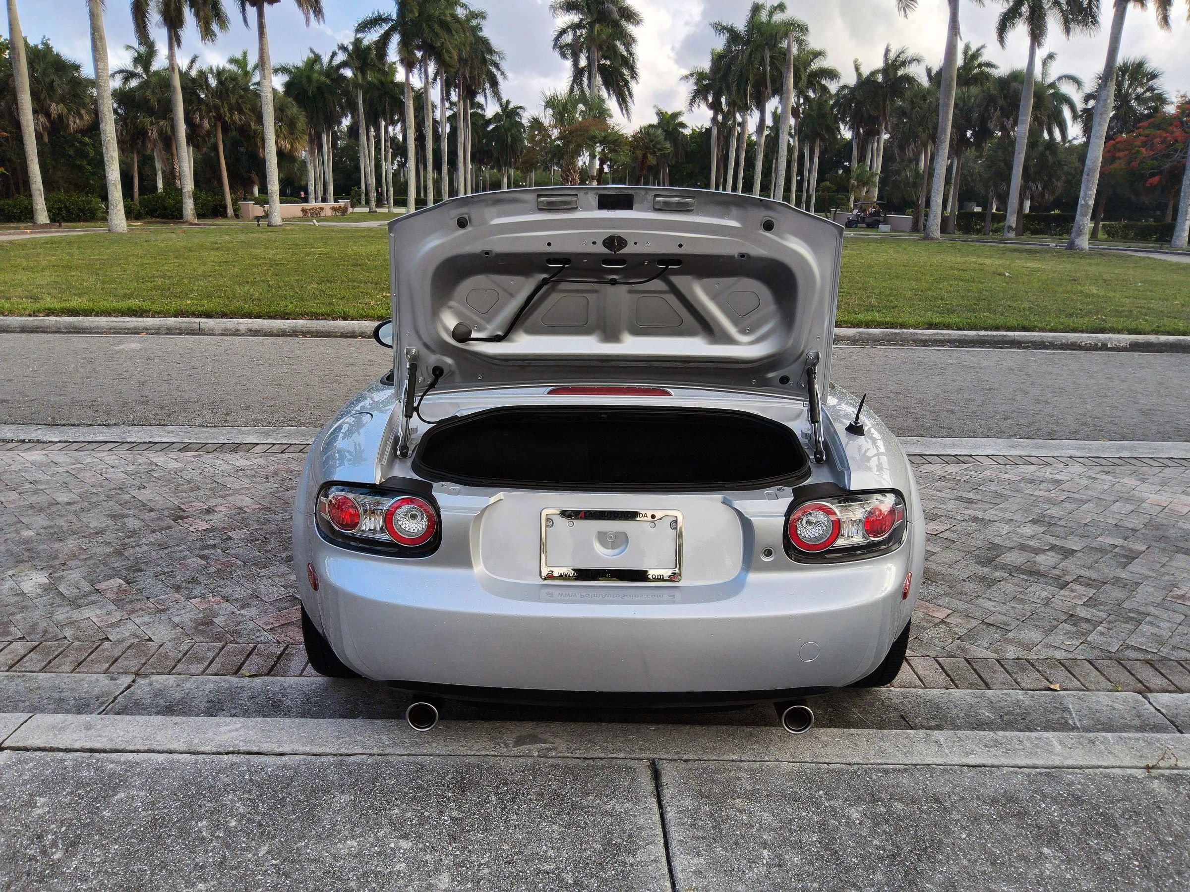 Used 2006 MAZDA MX-5 Miata Grand Touring RWD image 51