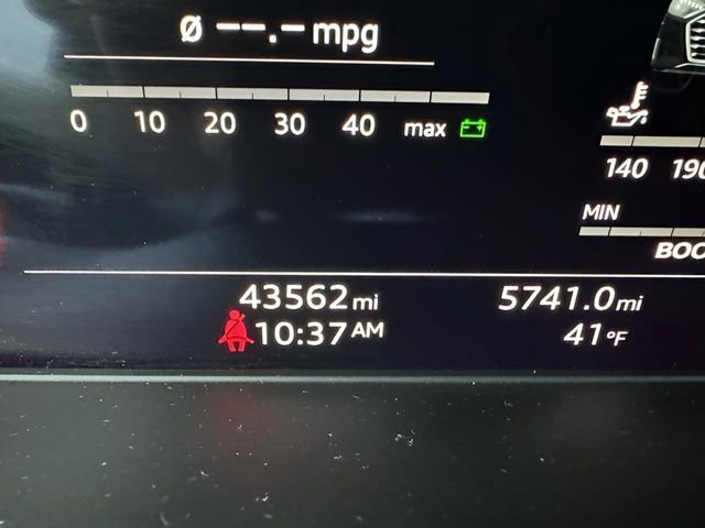 Used 2021 Audi S4 Premium Plus w/ Premium Plus Package image 24