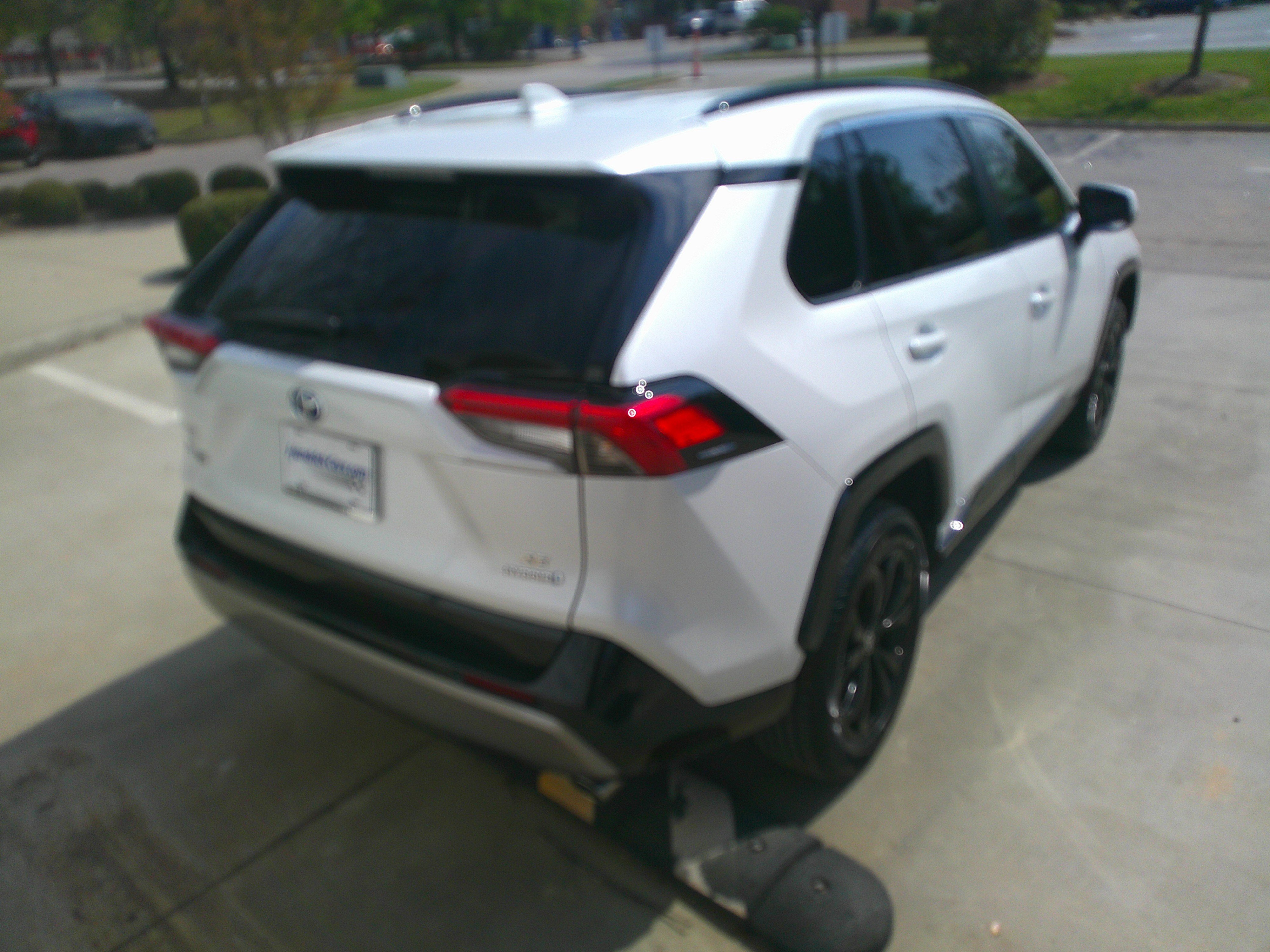 Used 2023 Toyota RAV4 SE w/ Convenience Package image 12