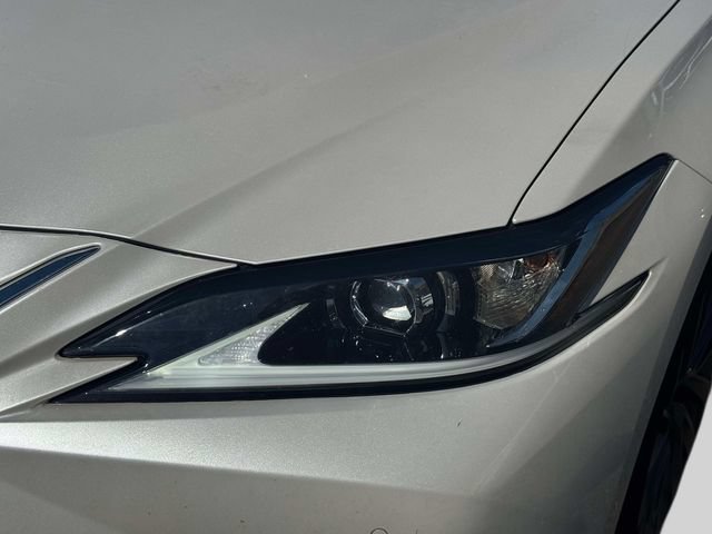 Certified 2024 Lexus ES 300h w/ Luxury Package FWD image 11