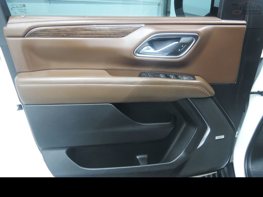 Used 2023 Chevrolet Suburban High Country w/ Advanced Technology Package image 35