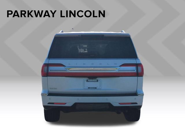 Used 2018 Lincoln Navigator Reserve w/ Technology Package AWD/4WD image 4