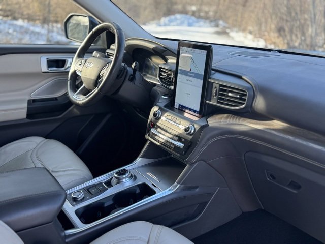 Used 2020 Ford Explorer Platinum w/ Premium Technology Package image 22