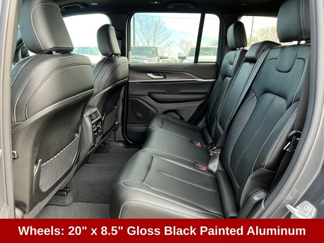 Used 2025 Jeep Grand Cherokee Limited w/ Black Appearance Package image 6
