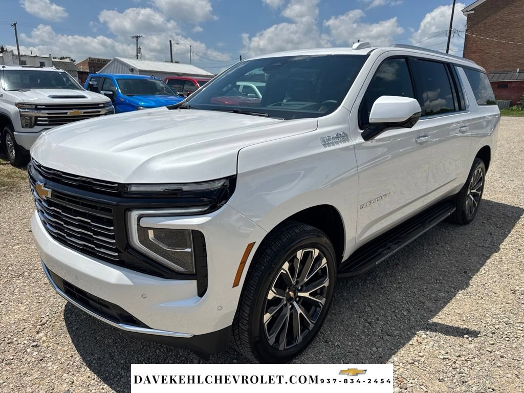 Used 2025 Chevrolet Suburban High Country w/ Sun And Tow Package AWD/4WD image 1