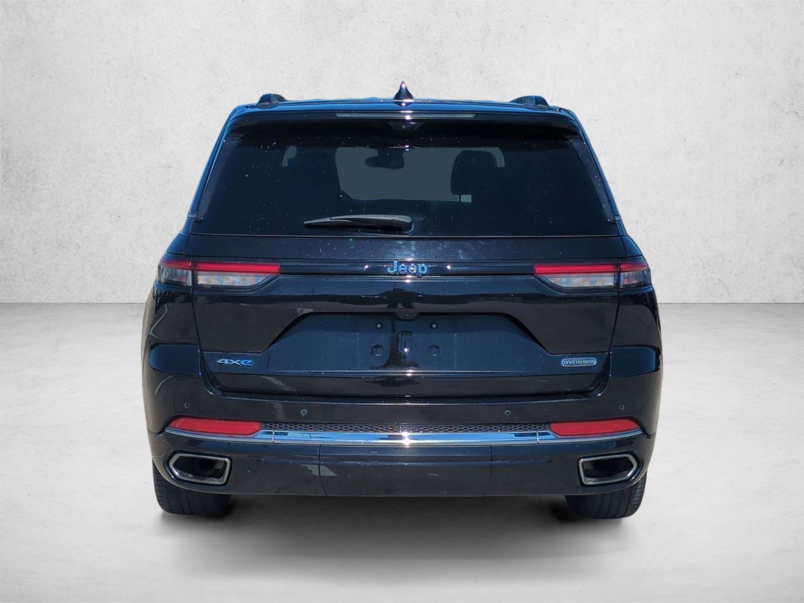 Used 2022 Jeep Grand Cherokee Overland w/ Luxury Tech Group IV AWD/4WD image 6