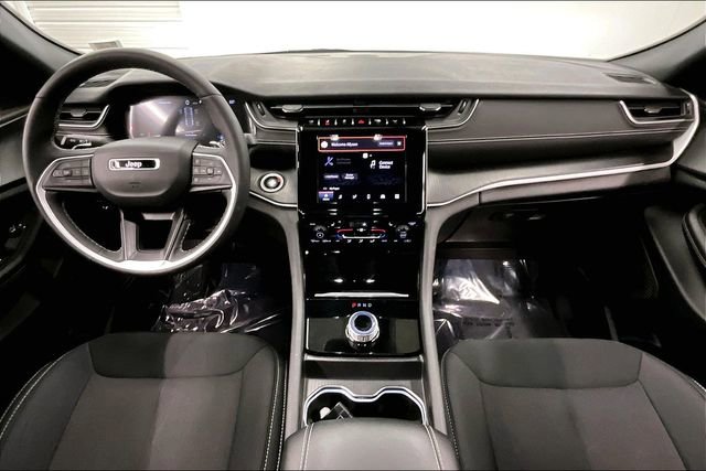 Used 2024 Jeep Grand Cherokee Laredo w/ Luxury Tech Group I image 18