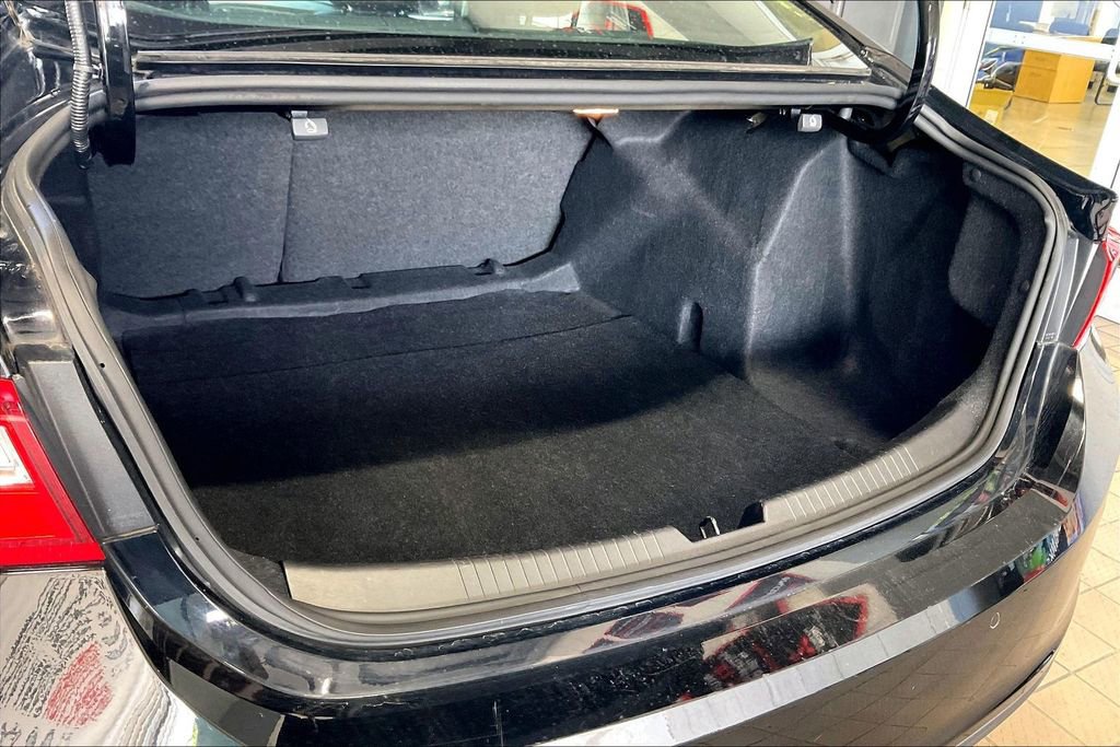 Used 2025 Chevrolet Malibu LT FWD image 18