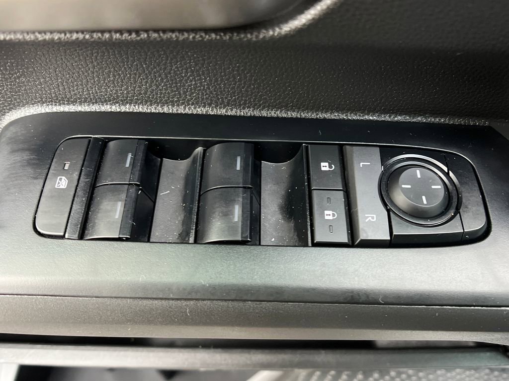 Used 2025 Toyota Tacoma TRD Sport w/ TRD Sport Upgrade Package image 12