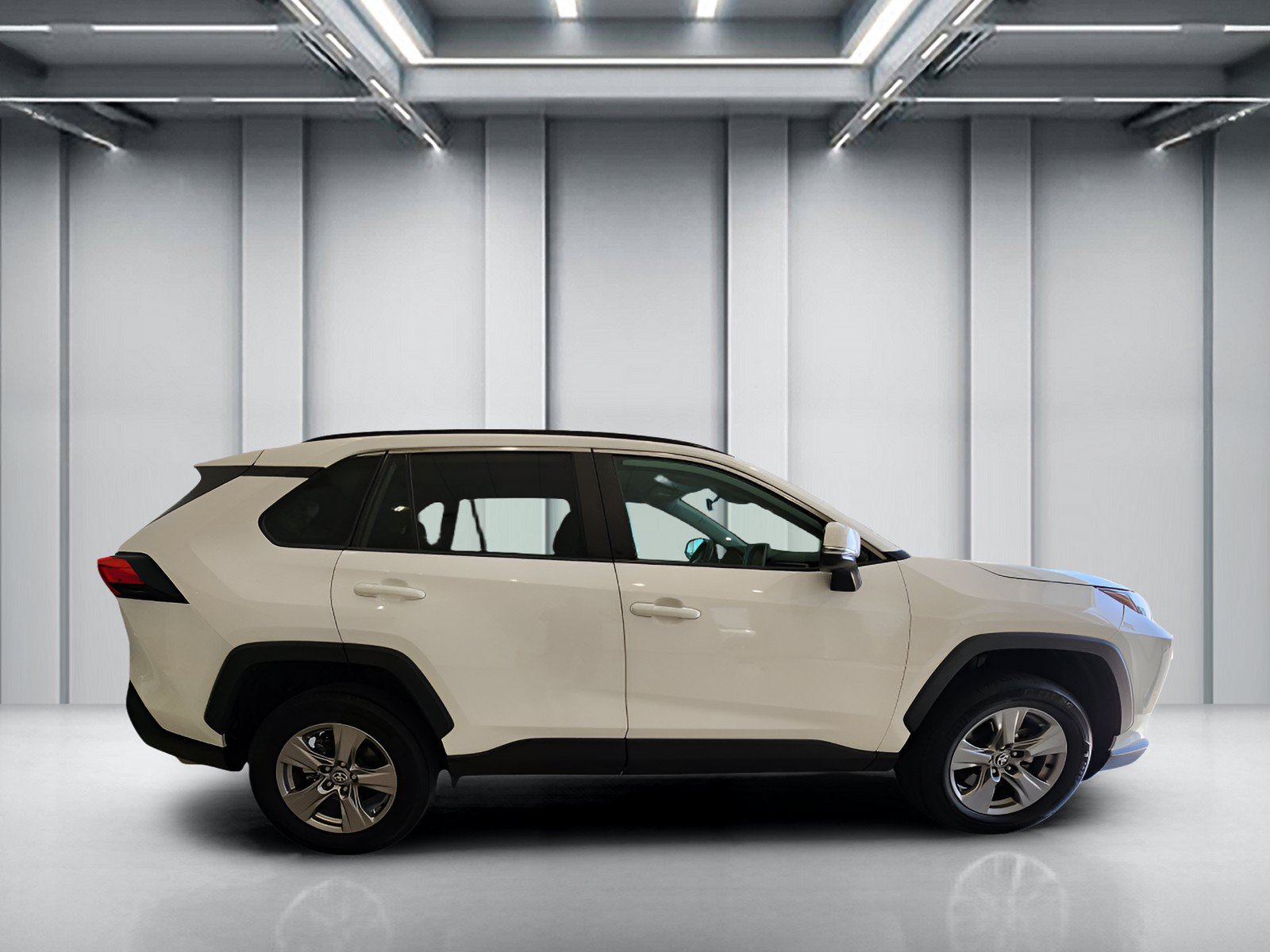 Used 2024 Toyota RAV4 XLE FWD image 5